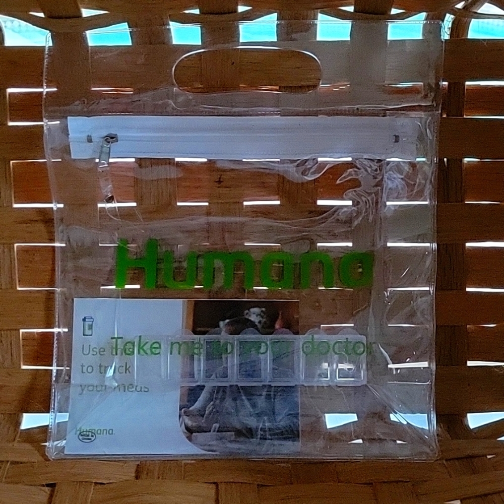 HUMANA "TAKE ME TO YOUR DOCTOR" ZIPPER HANDLE TOTE/ & M-F PILL DISPENSER!
